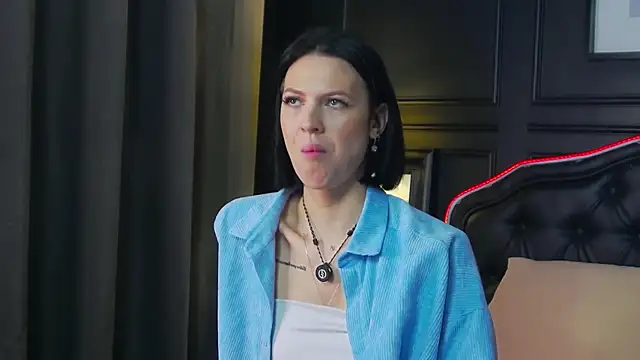 EmmaStarkk online show from 10/21/25, 06:03