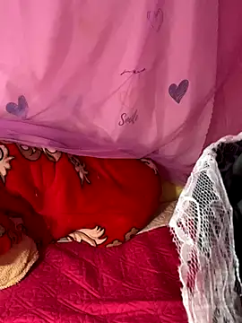 Snapshot of Moon_pusy chatting on 10/03/25, 04:37 Moon pusy online show from 10/03/25, 04:37