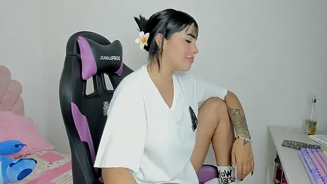 evelynrojas online show from 11/28/25, 02:03