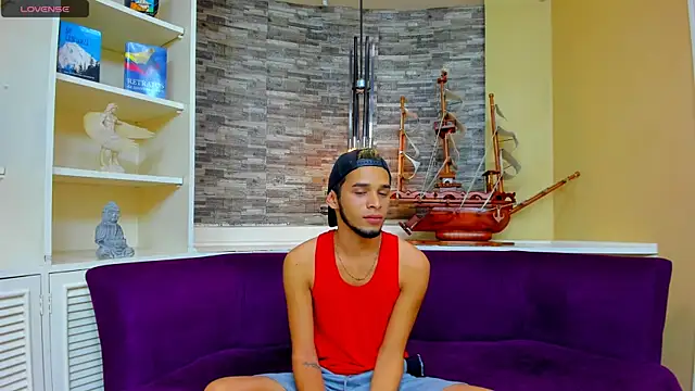 Juicy Creww online show from 09/28/25, 09:47