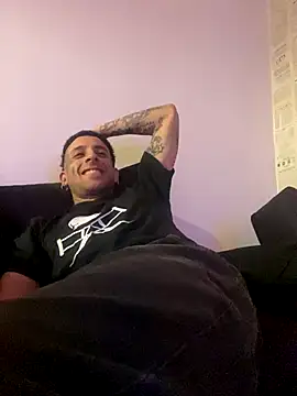 juicytatts23 online show from 09/21/25, 06:48