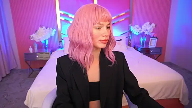 Snapshot of ShyySiren chatting on 09/19/25, 06:26 ShyySiren online show from 09/19/25, 06:26