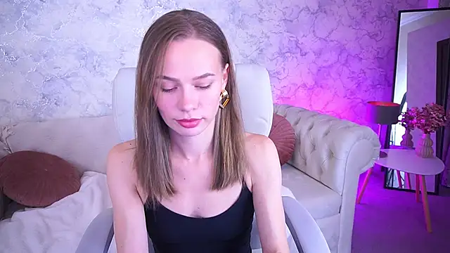 Snapshot of ShyySiren chatting on 10/16/25, 01:56 ShyySiren online show from 10/16/25, 01:56