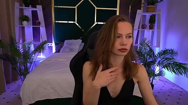 ShyySiren online show from 11/19/25, 08:36