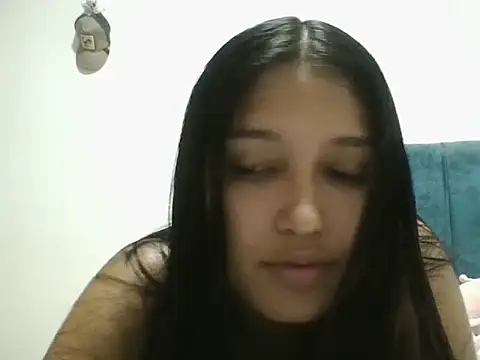 Snapshot of EimyKissx chatting on 10/17/25, 04:37 EimyKissx online show from 10/17/25, 04:37