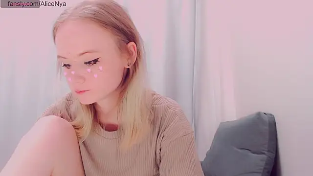 AliceNya cute online show from 12/15/25, 04:28