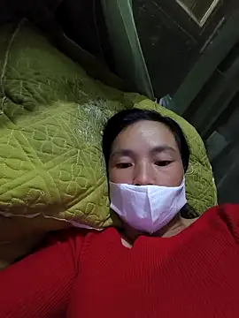 Snapshot of lily-00 chatting on 09/26/25, 01:09 lily-00 online show from 09/26/25, 01:09