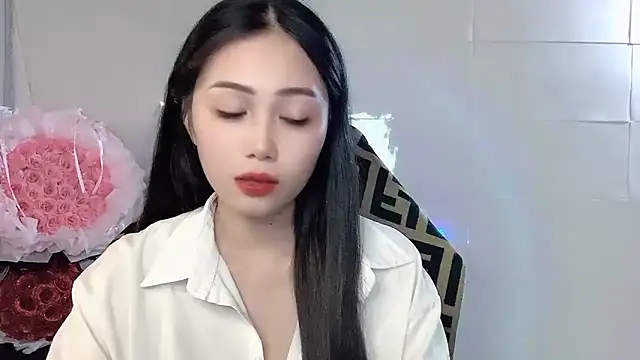 Snapshot of Lyly4757 chatting on 10/28/25, 09:35 Lyly4757 online show from 10/28/25, 09:35