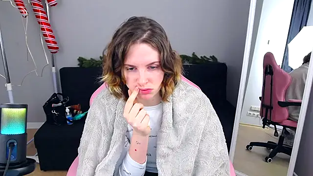 Snapshot of SabrinaRayX chatting on 12/14/25, 07:47 SabrinaRayX online show from 12/14/25, 07:47