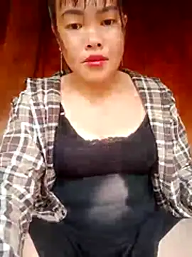 Snapshot of emilyzz chatting on 10/27/25, 12:58 emilyzz online show from 10/27/25, 12:58