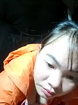 Snapshot of emilyzz chatting on 11/04/25, 02:21 emilyzz online show from 11/04/25, 02:21