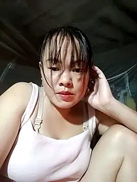 Snapshot of emilyzz chatting on 11/19/25, 02:00 emilyzz online show from 11/19/25, 02:00