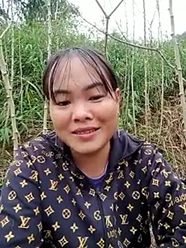 Snapshot of emilyzz chatting on 11/20/25, 09:53 emilyzz online show from 11/20/25, 09:53