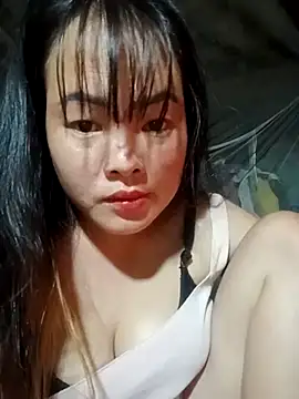 Snapshot of emilyzz chatting on 11/21/25, 01:21 emilyzz online show from 11/21/25, 01:21