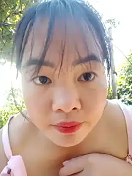 Snapshot of emilyzz chatting on 11/29/25, 01:19 emilyzz online show from 11/29/25, 01:19