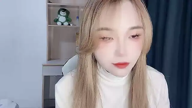 Snapshot of W-Sunflower chatting on 10/14/25, 05:41 W-Sunflower online show from 10/14/25, 05:41