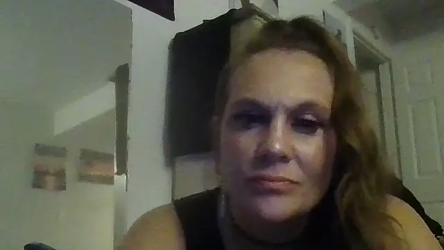 Ariasweetaspie online show from 10/28/25, 08:00