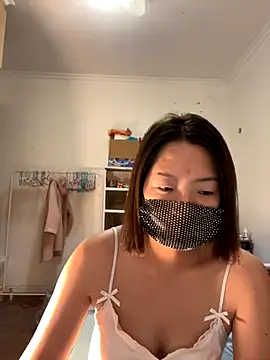 Snapshot of TiNa_wiwi chatting on 10/30/25, 05:13 TiNa wiwi online show from 10/30/25, 05:13