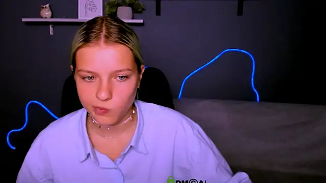 kaela spell  online show from 09/30/25, 12:54