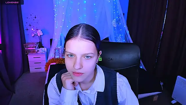 kaela spell  online show from 01/18/26, 09:40