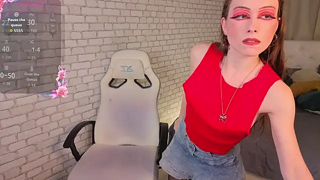 Snapshot of KarenSmitht chatting on 10/21/25, 03:57 KarenSmitht online show from 10/21/25, 03:57