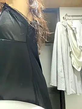 Bella sexy98 online show from 10/23/25, 03:17