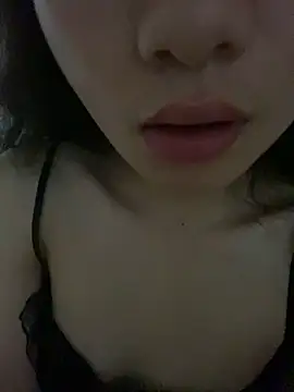 Snapshot of Bella_sexy98 chatting on 11/07/25, 04:45 Bella sexy98 online show from 11/07/25, 04:45