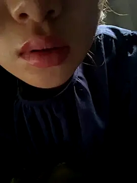 Snapshot of Bella_sexy98 chatting on 11/13/25, 01:59 Bella sexy98 online show from 11/13/25, 01:59