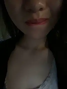 Snapshot of Bella_sexy98 chatting on 11/27/25, 12:35 Bella sexy98 online show from 11/27/25, 12:35