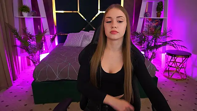 Snapshot of SweetAngellic chatting on 09/25/25, 01:48 SweetAngellic online show from 09/25/25, 01:48