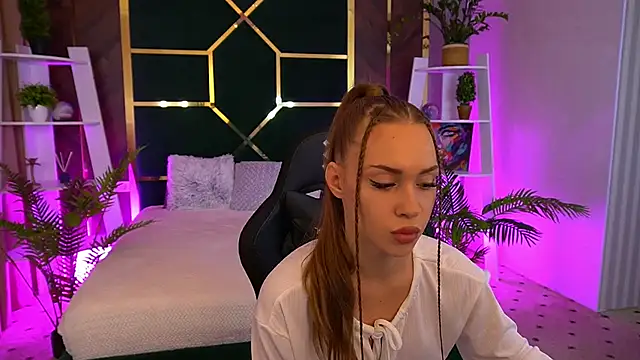 Snapshot of SweetAngellic chatting on 10/12/25, 02:27 SweetAngellic online show from 10/12/25, 02:27