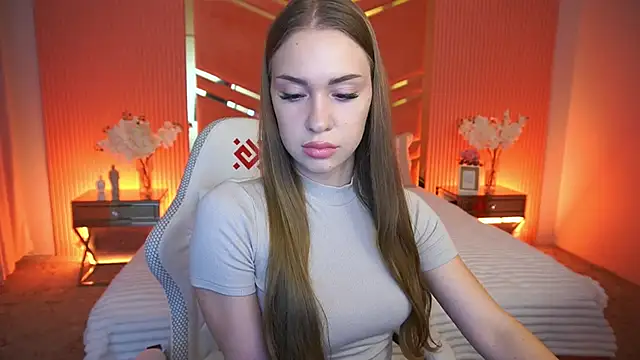 Snapshot of SweetAngellic chatting on 10/14/25, 02:18 SweetAngellic online show from 10/14/25, 02:18