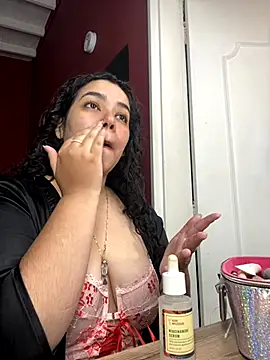 Snapshot of krisstenSantos chatting on 10/05/25, 01:53 krisstenSantos online show from 10/05/25, 01:53