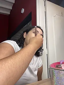 Snapshot of krisstenSantos chatting on 10/10/25, 11:53 krisstenSantos online show from 10/10/25, 11:53