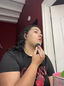 Snapshot of krisstenSantos chatting on 10/17/25, 11:57 krisstenSantos online show from 10/17/25, 11:57