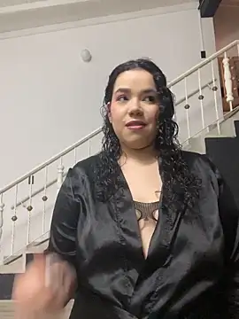 Snapshot of krisstenSantos chatting on 11/28/25, 12:30 krisstenSantos online show from 11/28/25, 12:30