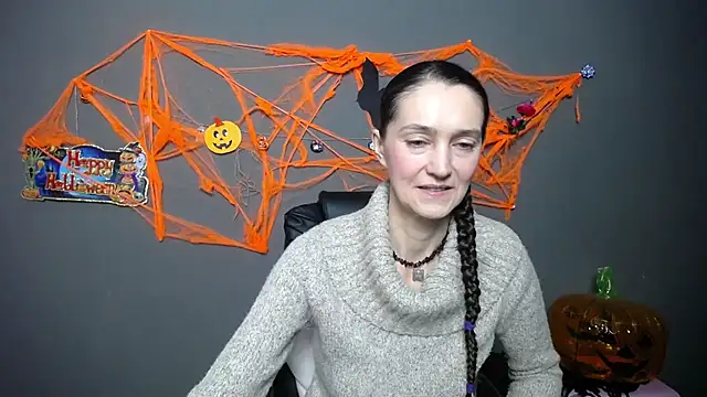 TayaFinch online show from 11/04/25, 12:59