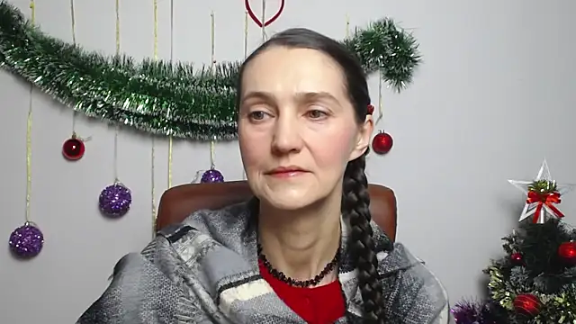 Snapshot of TayaFinch chatting on 12/19/25, 01:18 TayaFinch online show from 12/19/25, 01:18