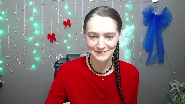Snapshot of TayaFinch chatting on 12/21/25, 01:18 TayaFinch online show from 12/21/25, 01:18
