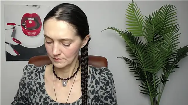 Snapshot of TayaFinch chatting on 01/12/26, 01:27 TayaFinch online show from 01/12/26, 01:27