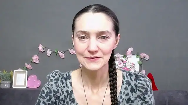 Snapshot of TayaFinch chatting on 01/18/26, 01:26 TayaFinch online show from 01/18/26, 01:26