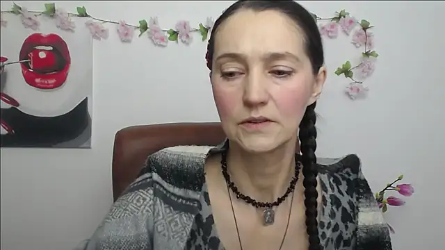 Snapshot of TayaFinch chatting on 02/03/26, 01:05 TayaFinch online show from 02/03/26, 01:05