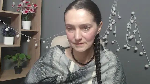 Snapshot of TayaFinch chatting on 02/05/26, 01:27 TayaFinch online show from 02/05/26, 01:27