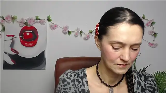 Snapshot of TayaFinch chatting on 02/07/26, 01:15 TayaFinch online show from 02/07/26, 01:15