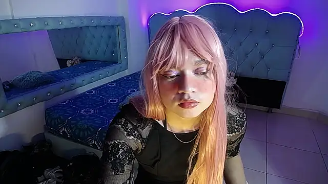 Snapshot of Cordelia_Perlman chatting on 09/19/25, 12:39 Cordelia Perlman online show from 09/19/25, 12:39