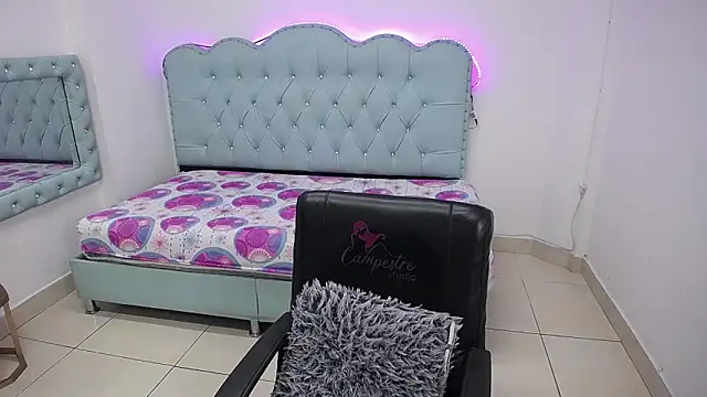 Snapshot of Cordelia_Perlman chatting on 10/30/25, 01:12 Cordelia Perlman online show from 10/30/25, 01:12