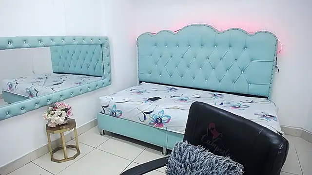 Snapshot of Cordelia_Perlman chatting on 11/05/25, 01:00 Cordelia Perlman online show from 11/05/25, 01:00