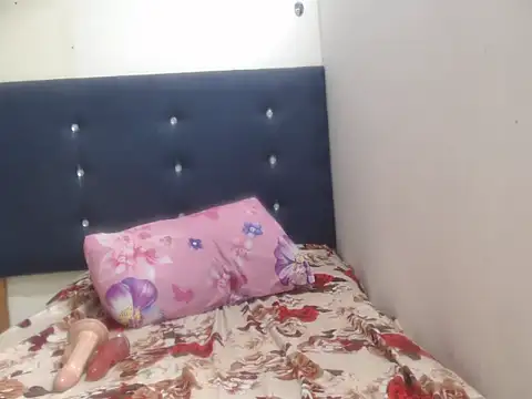 Snapshot of bemymasterlovers chatting on 10/08/25, 06:11 bemymasterlovers online show from 10/08/25, 06:11