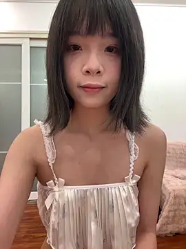 Snapshot of qiqi_x chatting on 04/06/26, 02:40 qiqi x online show from 04/06/26, 02:40