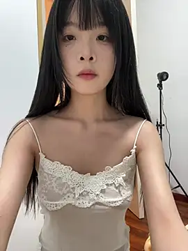 Snapshot of qiqi_x chatting on 05/05/26, 02:14 qiqi x online show from 05/05/26, 02:14